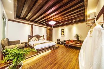 Nobles Living Castle Hotel Лиджанг Екстериор снимка